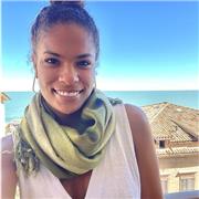 Professora de Direito Civil e Constitucional
